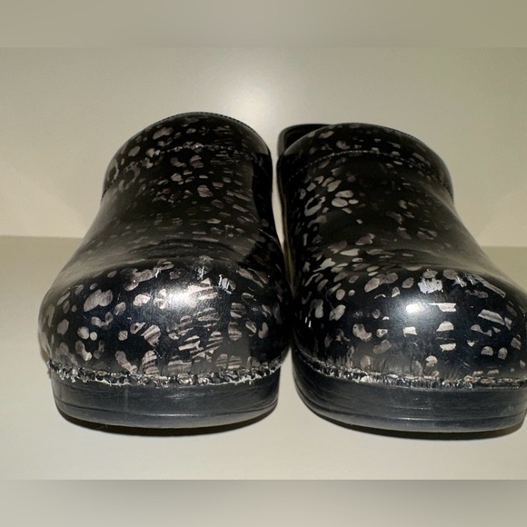 Dansko Professional Slip Resistant Gray/Black Clog Women's Size 36 Cheetah Print - Picture 4 of 11